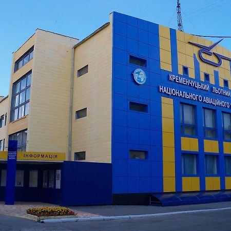 Апартаменты На Победы 25 Kremenchuk Ngoại thất bức ảnh